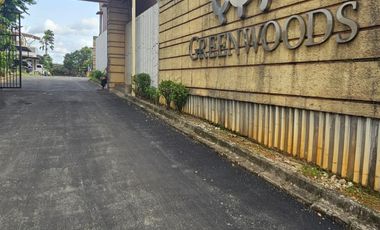 Di jual rumah 2 lantai, strategis dekat pintu Tol  Pamulang dan tidak banjir, Cluster Greenwoods Pamulang tangerang selatan, direct owner