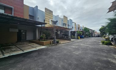 Di jual rumah 2 lantai, strategis dekat pintu Tol  Pamulang dan tidak banjir, Cluster Greenwoods Pamulang tangerang selatan, direct owner