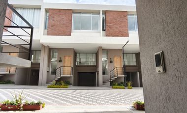 VENDO CASA A ESTRENAR EN CARCELÉN 