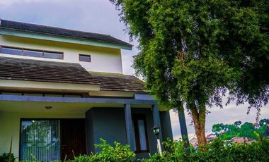 Rumah minimalis di Taman Kayu Manis Village Cimahi Padaasih View Gunung