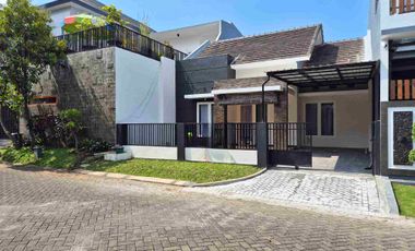 Turun Harga! Rumah Murah Luas 153 m2 di Perumahan Permata Jingga Suhat