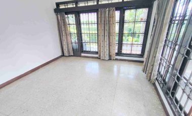JUAL CEPAT Rumah Luas Hoek di Jalan Abadi, Gegerkalong