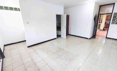 JUAL CEPAT Rumah Luas Hoek di Jalan Abadi, Gegerkalong