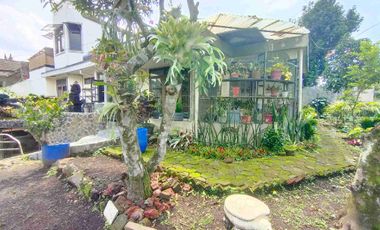 JUAL CEPAT Rumah Luas Hoek di Jalan Abadi, Gegerkalong