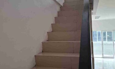 Dijual murah ruko 2 lt siap huni sudah di renov di dekat pintu tol Sawangan