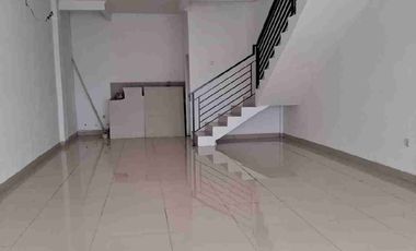 Dijual murah ruko 2 lt siap huni sudah di renov di dekat pintu tol Sawangan