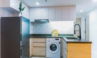 Sophisticated Condo with Cozy Living Room in Mandani Bay