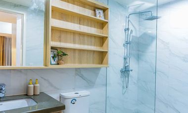 Sophisticated Condo with Cozy Living Room in Mandani Bay