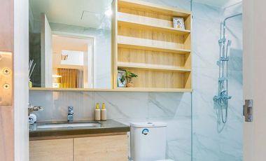 Sophisticated Condo with Cozy Living Room in Mandani Bay