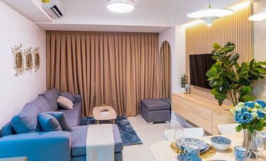 Sophisticated Condo with Cozy Living Room in Mandani Bay