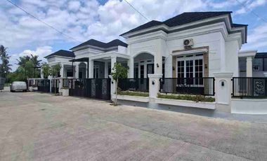 PERUMAHAN DI LOKASI PROSPEKTIF DI PADANG