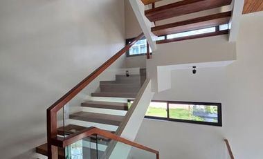 5-Bedroom House for Rent in Fort BGC, Taguig City