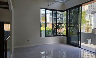 5-Bedroom House for Rent in Fort BGC, Taguig City