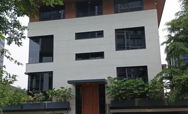 5-Bedroom House for Rent in Fort BGC, Taguig City