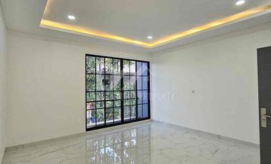 Dijual rumah di Jakarta Barat