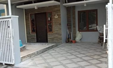 Disewakan Rumah Purimas UPN Rungkut Letak Strategis