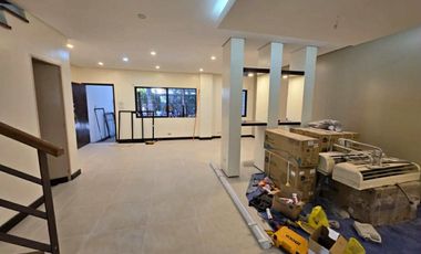 Newly Renovated 5BR Townhouse with 2-Car Garage FOR LEASE in White Plains, QC