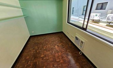 Newly Renovated 5BR Townhouse with 2-Car Garage FOR LEASE in White Plains, QC