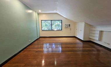 Newly Renovated 5BR Townhouse with 2-Car Garage FOR LEASE in White Plains, QC