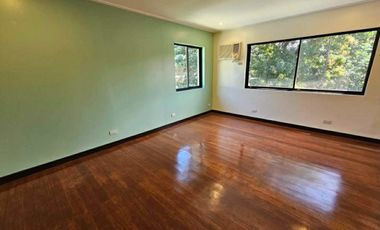 Newly Renovated 5BR Townhouse with 2-Car Garage FOR LEASE in White Plains, QC