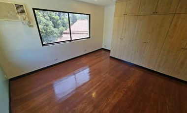 Newly Renovated 5BR Townhouse with 2-Car Garage FOR LEASE in White Plains, QC