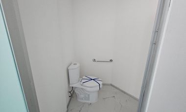 OFICINAS EN RENTA EN  PRIMER PISO SOBRE AV. LEONA VICARIO, METEPEC
