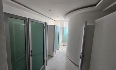 OFICINAS EN RENTA EN  PRIMER PISO SOBRE AV. LEONA VICARIO, METEPEC
