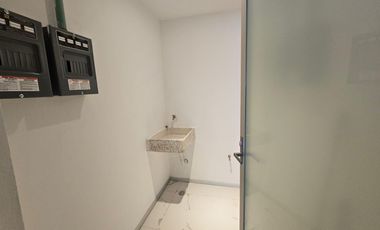 OFICINAS EN RENTA EN  PRIMER PISO SOBRE AV. LEONA VICARIO, METEPEC