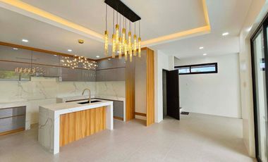 Modern Home with Pool & Roof Deck in Cebu Royal Estates, Consolacion