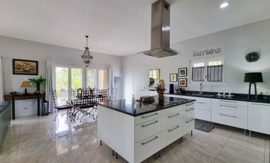 5 Spacious Bedrooms FOR SALE: SPANISH-STYLE BUNGALOW IN TALISAY CITY, CEBU