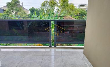 RUMAH 2 LANTAI DIJUAL DEKAT TUGU JOGJA COCOK DIJADIKAN GUEST HOUSE