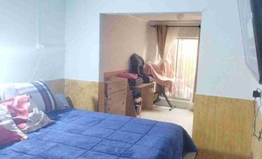 vendo Casa Sólida de 2pisos por terminal agropecuario de Iquique. 4Dormitorios 2Baños.
