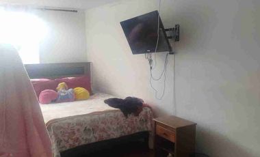 vendo Casa Sólida de 2pisos por terminal agropecuario de Iquique. 4Dormitorios 2Baños.