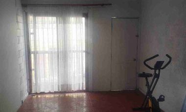 vendo Casa Sólida de 2pisos por terminal agropecuario de Iquique. 4Dormitorios 2Baños.