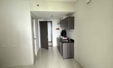 FOR RENT 1BR BARE UNIT AT VISTA SHAW
