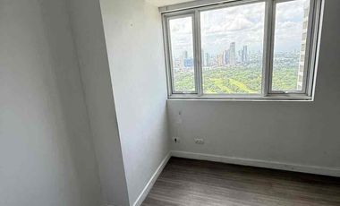 FOR RENT 1BR BARE UNIT AT VISTA SHAW