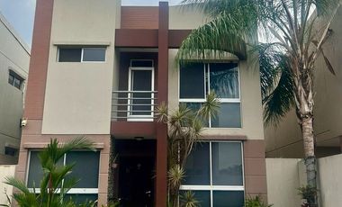 VENDO MARAVILLOSA CASA!!