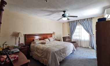 Valle del Contry Amplia residencia de 4 recámaras
