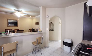 Valle del Contry Amplia residencia de 4 recámaras