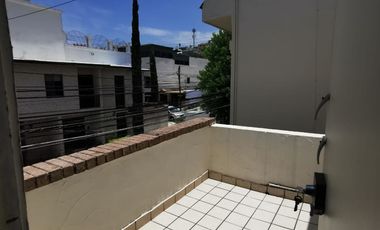 Valle del Contry Amplia residencia de 4 recámaras