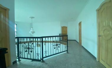 Casa con terreno amplio zona norte de Manta jp