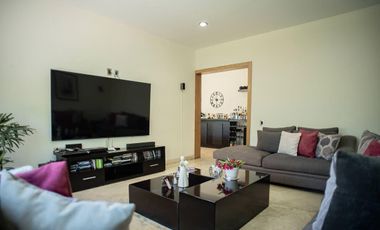 GRAN RESIDENCIA CON ALBERCA Y AMPLIO JARDIN EN CAÑADAS