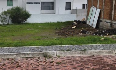 Se Vende Terreno de 207.7 m² en Esquina Ubicado en Bosque Viejo en Haras del Bosque