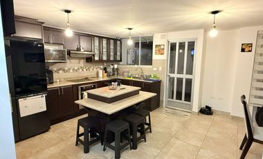 Casa Hermosa y moderna en el mejor sector de Tumbaco