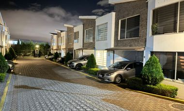 Casa Hermosa y moderna en el mejor sector de Tumbaco