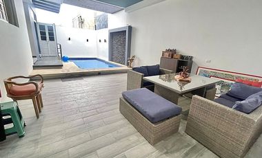 SE VENDE CASA EXCLUSIVA EN URB. PALERMO EN MACHALA