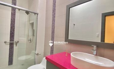 SE VENDE CASA EXCLUSIVA EN URB. PALERMO EN MACHALA
