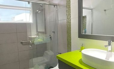 SE VENDE CASA EXCLUSIVA EN URB. PALERMO EN MACHALA
