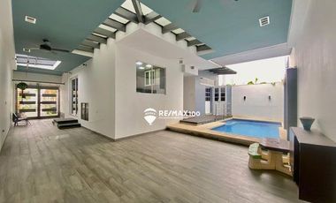SE VENDE CASA EXCLUSIVA EN URB. PALERMO EN MACHALA