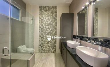 SE VENDE CASA EXCLUSIVA EN URB. PALERMO EN MACHALA